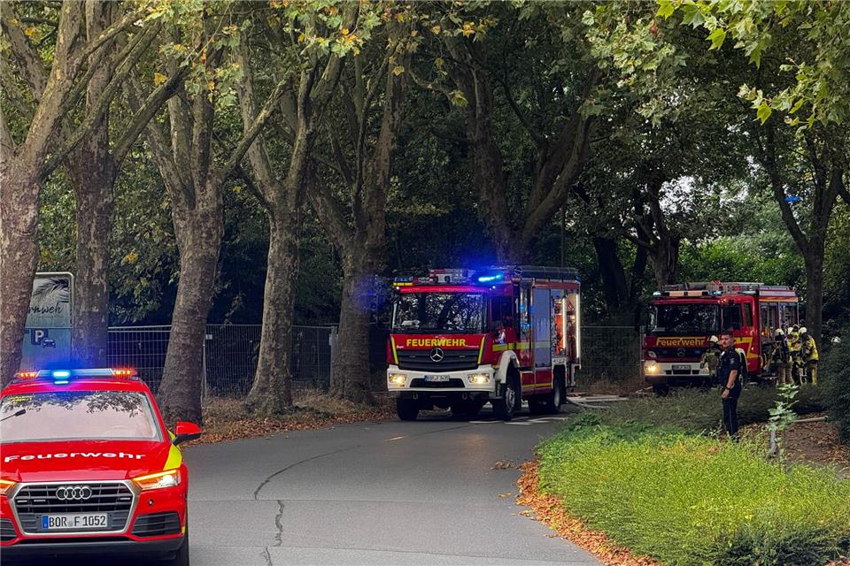 Großeinsatz für die Borkener Feuerwehr: Das alte Bowlingcenter brannte.