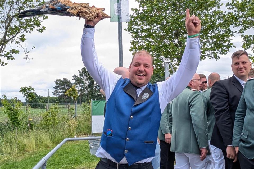 Großer Jubel gegen 15.20 Uhr: Jannik Feldhaus ist neuer König.