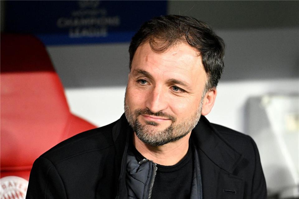 Großer Vorsprung für die Bayern-Frauen und Trainer José Barcala Jens Niering/dpa