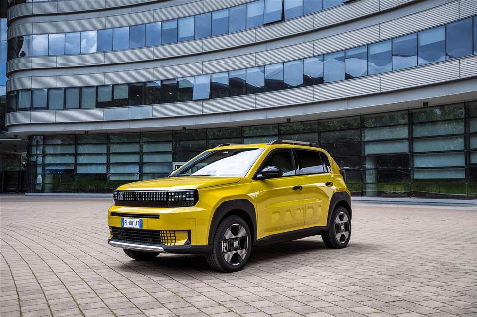 Großes Bärchen: Den automobilen Panda präsentiert Fiat in der Grande-Version mittlerweile recht ausgewachsen.Fiat/dpa-tmn