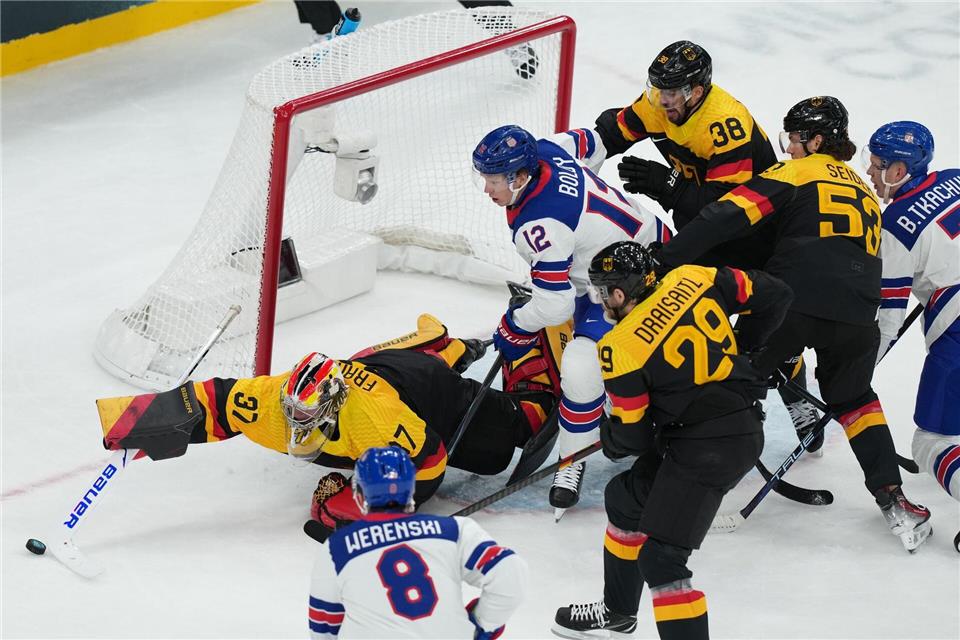 Grubauer-Vertreter Maximilian Franzreb konnte die Niederlage auch nicht verhindernCarolyn Kaster/AP/dpa