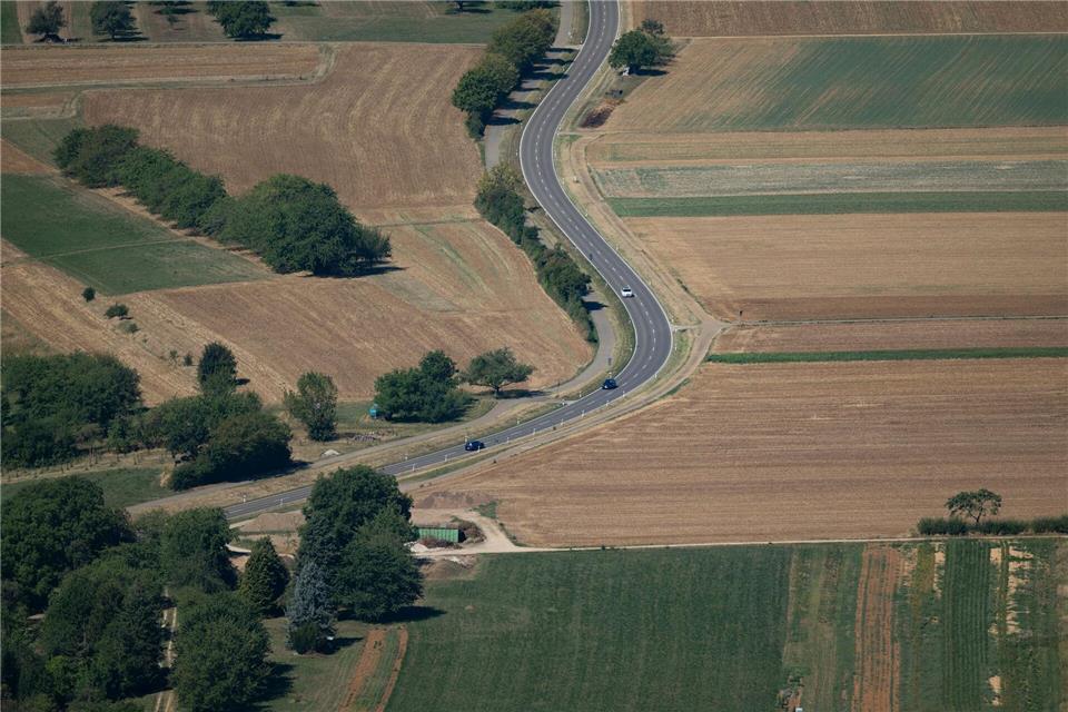 Grün und Braun wechseln sich in vielen Landschaften ab.Marijan Murat/dpa