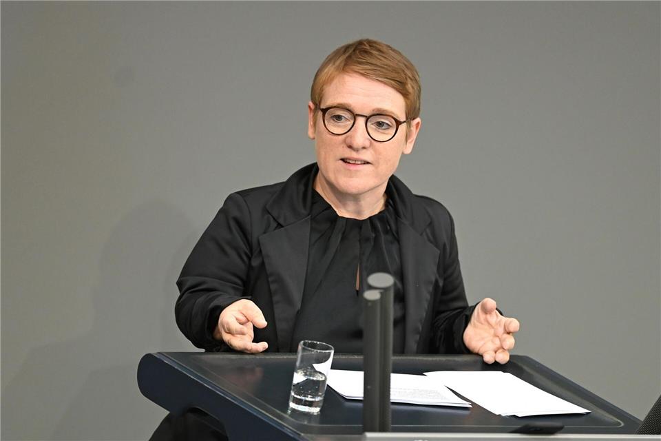 Grünen-Bundestagsabgeordnete Fischer entschuldigt sich bei CDU-Politiker Hagel. (Foto-Archiv)Elisa Schu/dpa