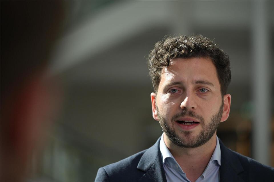 Grünen-Chef Felix Banaszak übte heftige Kritik. (Archivfoto)Shireen Broszies/dpa
