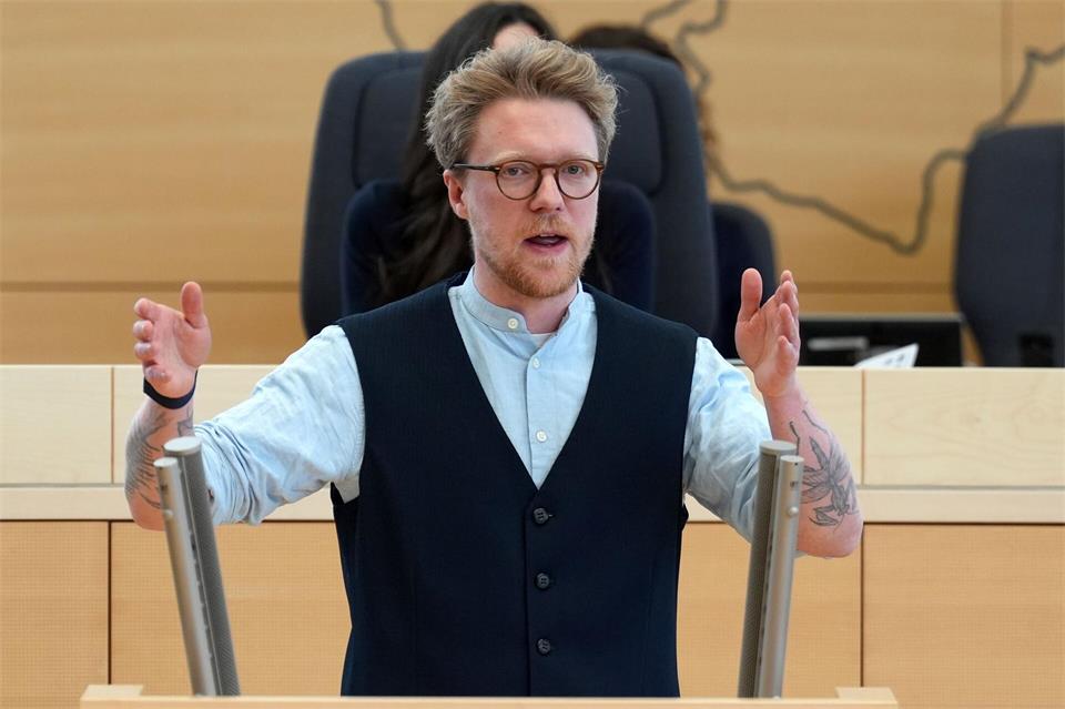 Grünen-Fraktionschef Lasse Petersdotter hat eine klare Position. (Archivbild)Marcus Brandt/dpa