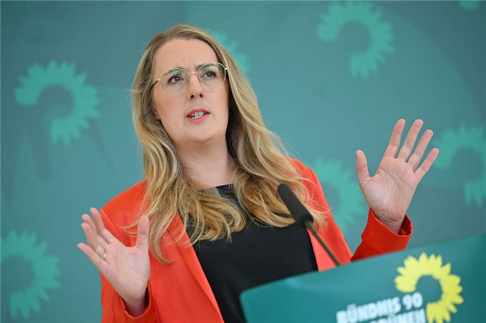 Grünen-Fraktionschefin Katharina Dröge wünscht sich in Sachen Erbschafts- und Schenkungssteuer eine „Aussage der CDU und von Jens Spahn, ob jetzt konkret gehandelt werden sollte“. (Archivbild)Helena Dolderer/dpa