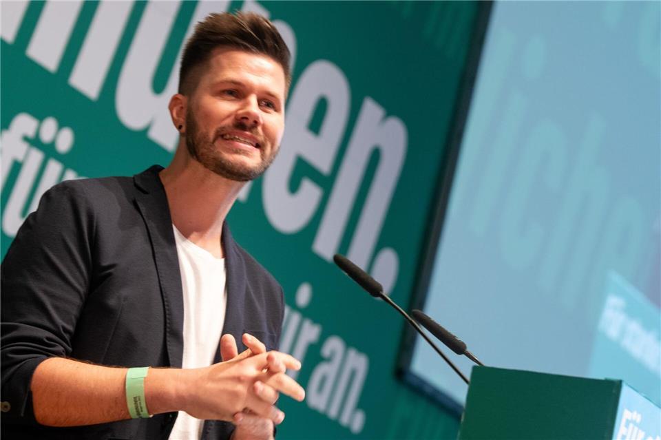 Grünen-Landeschef Pascal Haggenmüller fordert AfD-Verbot. (Foto Archiv)Stefan Puchner/dpa