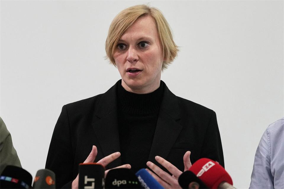 Grünen-Landeschefin Nina Stahr erwartet von der Linken eine Erklärung, „was da gestern in der Fraktionssitzung passiert ist“. (Archivbild)Sven Kaeuler/dpa
