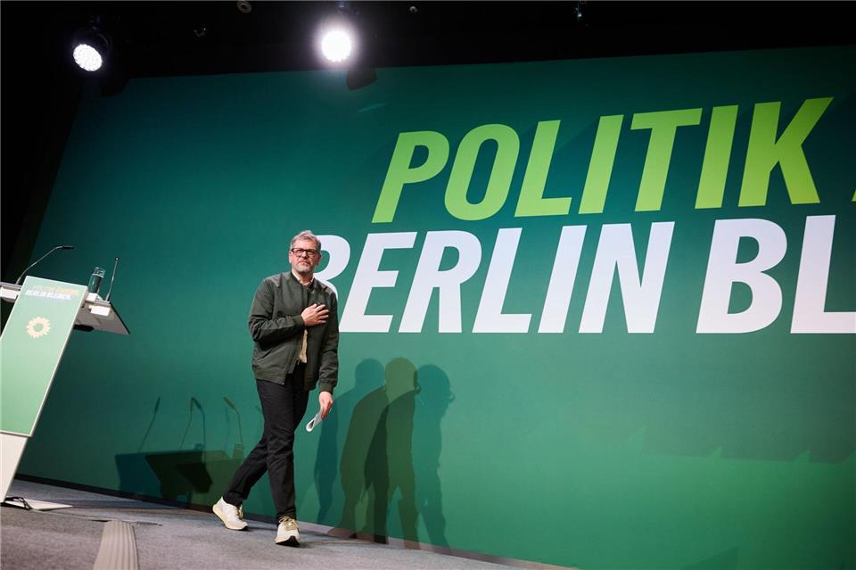 Grünen-Spitzenkandidat Werner Graf will nach der Berlin-Wahl am 20. September den CDU-Politiker Kai Wegner im Rathaus ablösen.Annette Riedl/dpa