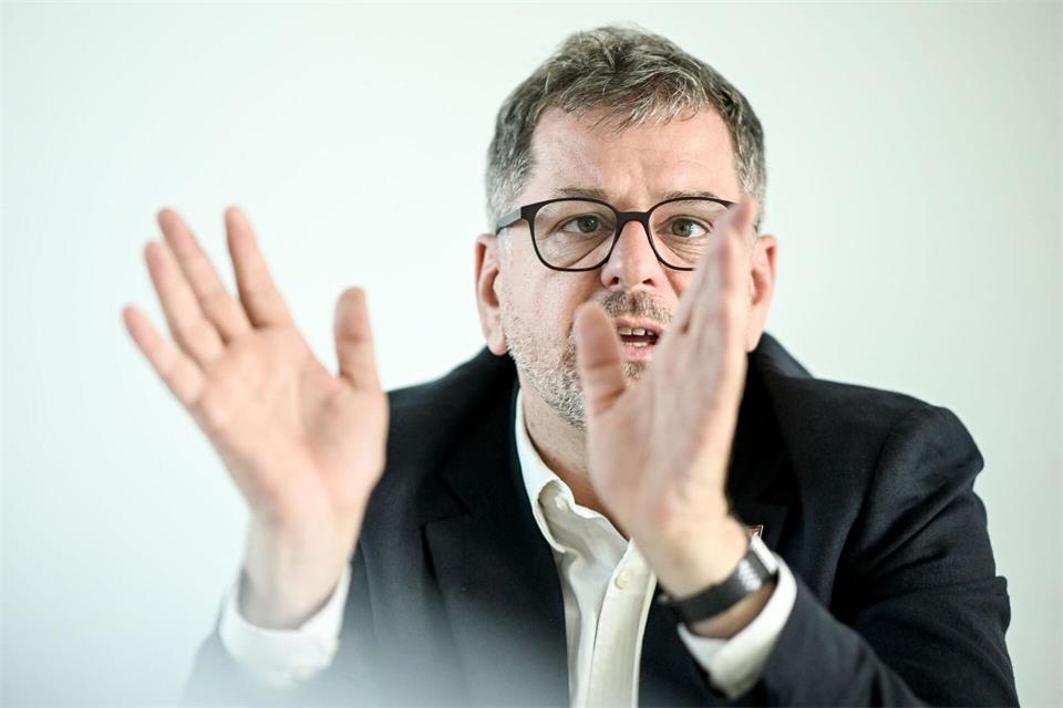 Grünen-Spitzenkandidat Werner Graf würde bevorzugt mit SPD und Linken koalieren. (Archivbild)  Britta Pedersen/dpa