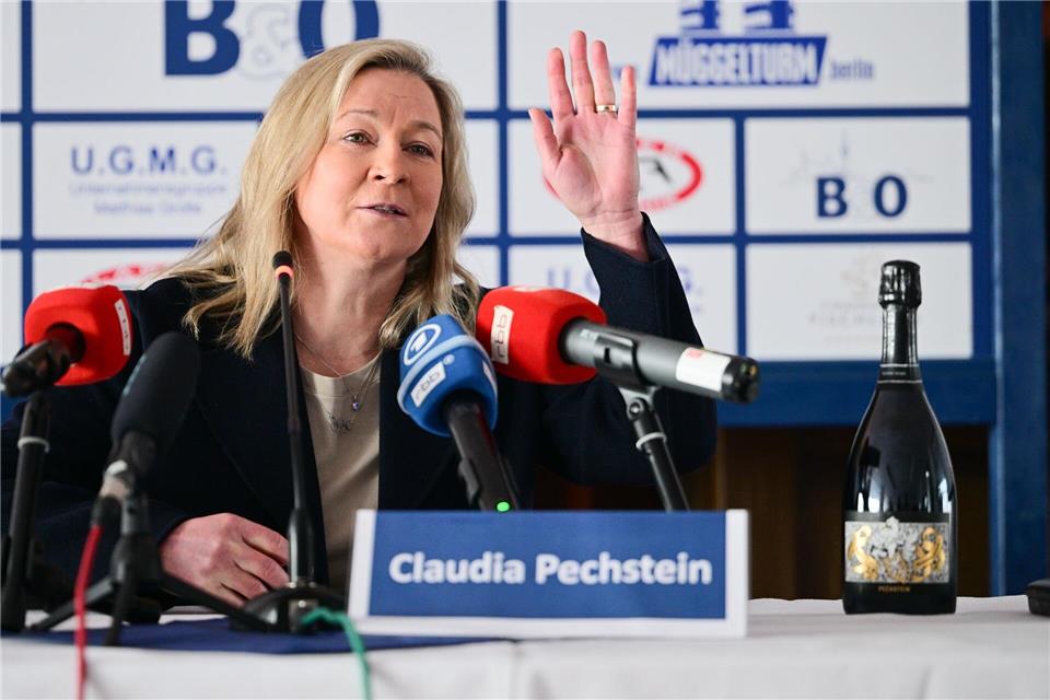Grüßt künftig als Bundestrainerin: Claudia Pechstein. (Archivbild)Sebastian Christoph Gollnow/dpa