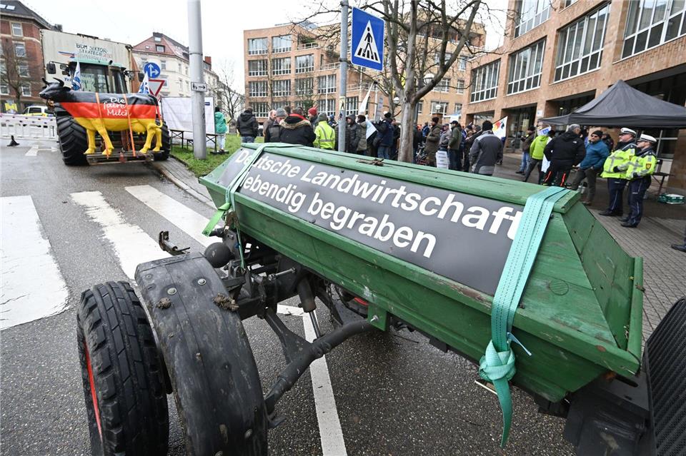 Grund für die Proteste sind die sinkenden Erzeugerpreise.Bernd Weißbrod/dpa