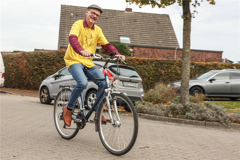 Grundschullehrer Frieder Peschken und sein Rad „Old Blue“ sind ein unzertrennliches Team.