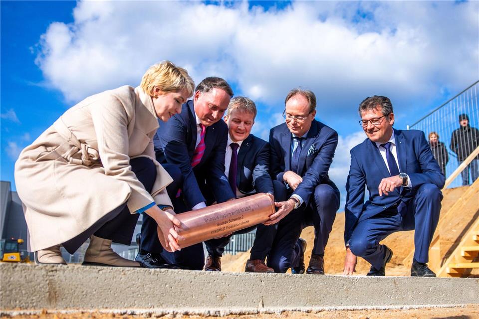 Medizintechnik-Firma Ypsomed investiert in Schwerin Grundsteinlegung für die Erweiterung der Ypsomed-Produktionsstätte in Schwerin. Das Schweizer Unternehmen Ypsomed stellt Injektions- und Infusionssysteme für Diabetiker her. Jens Büttner/dpa