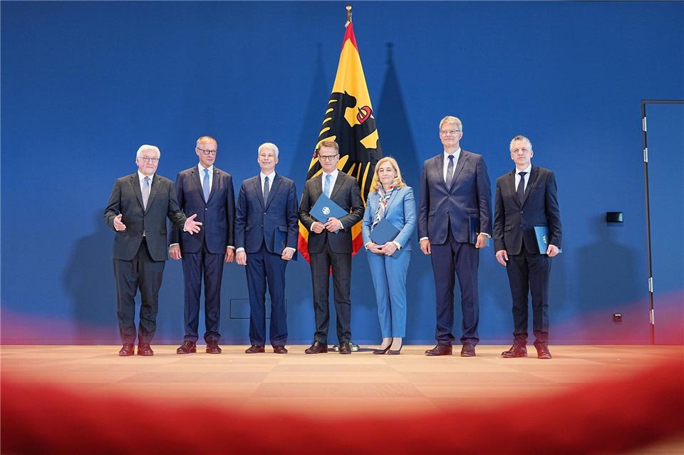 Gruppenbild nach KabinettsumbildungMichael Kappeler/dpa