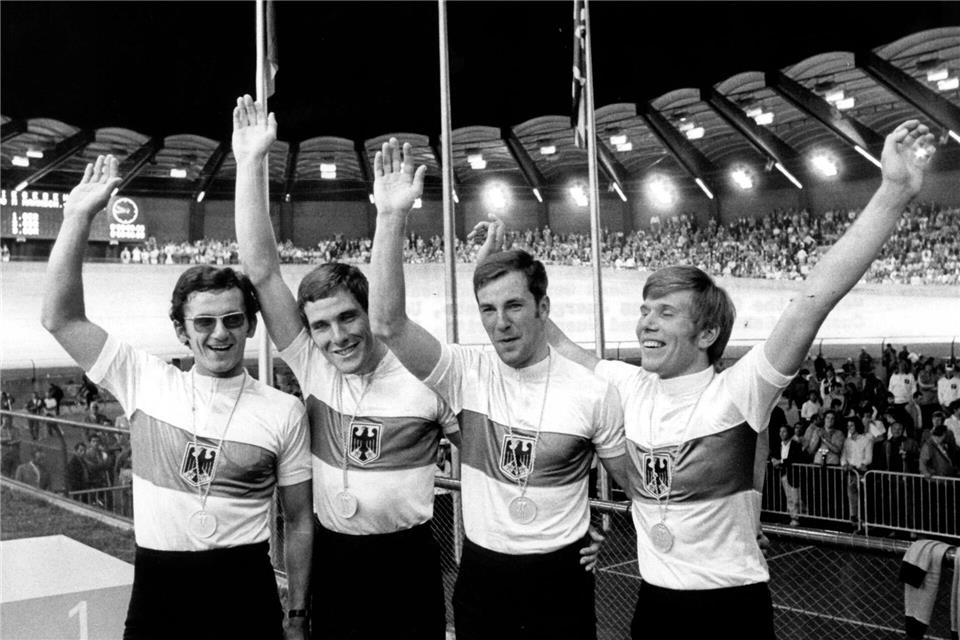 Günter Haritz (r.) ist im Alter von 77 Jahren gestorben. (Archivbild)Gleie/dpa