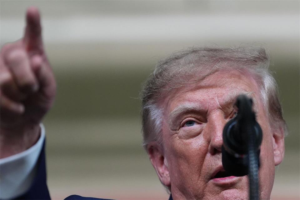 Gut einen Monat vor den wichtigen Midterms tourt Trump durchs Land. Alex Brandon/AP/dpa