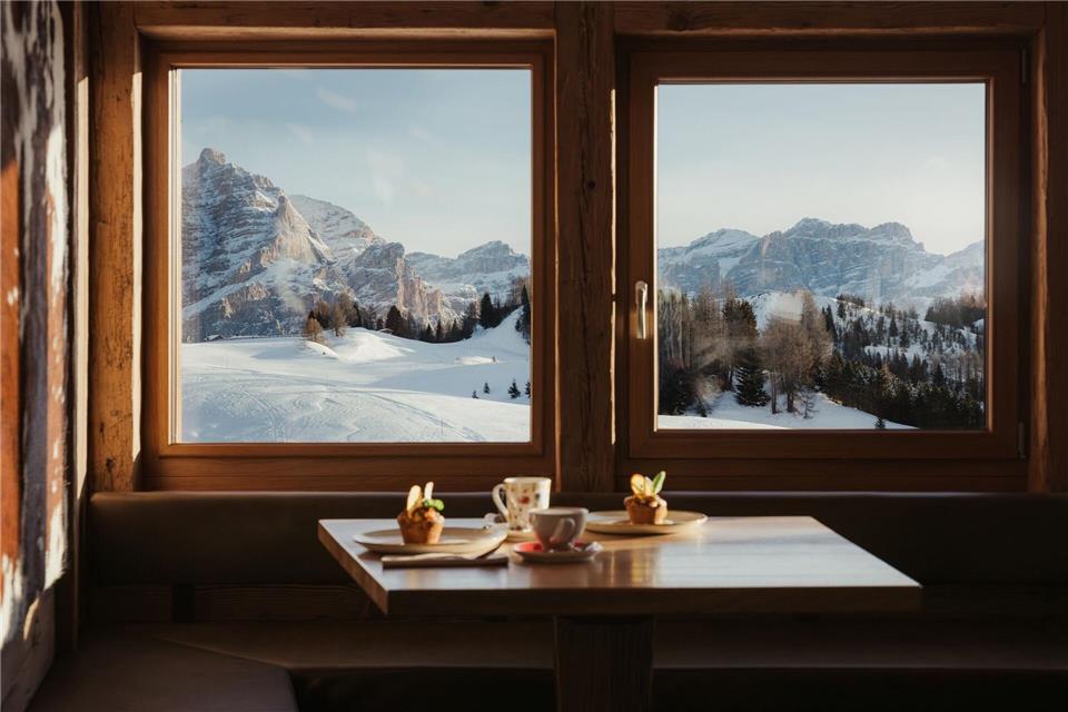 Gut frühstücken: Beim „SunRisa“ kann man die erste Mahlzeit des Tages sogar auf mehrere Hütten verteilen.Alex Moling/Alta Badia/dpa-tmn