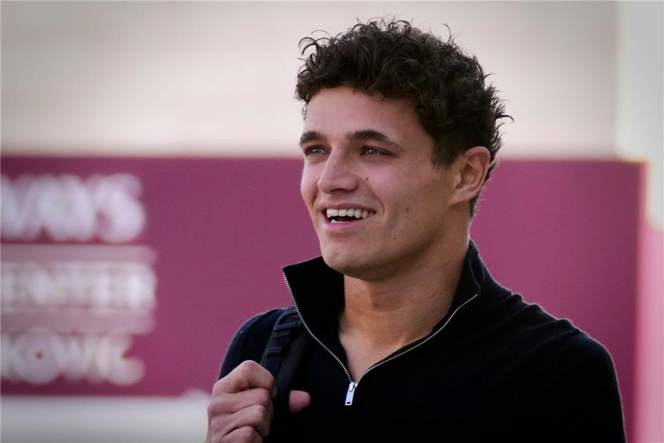 Gut gelaunt vor der möglichen Krönung: WM-Spitzenreiter Lando Norris.Darko Bandic/AP/dpa