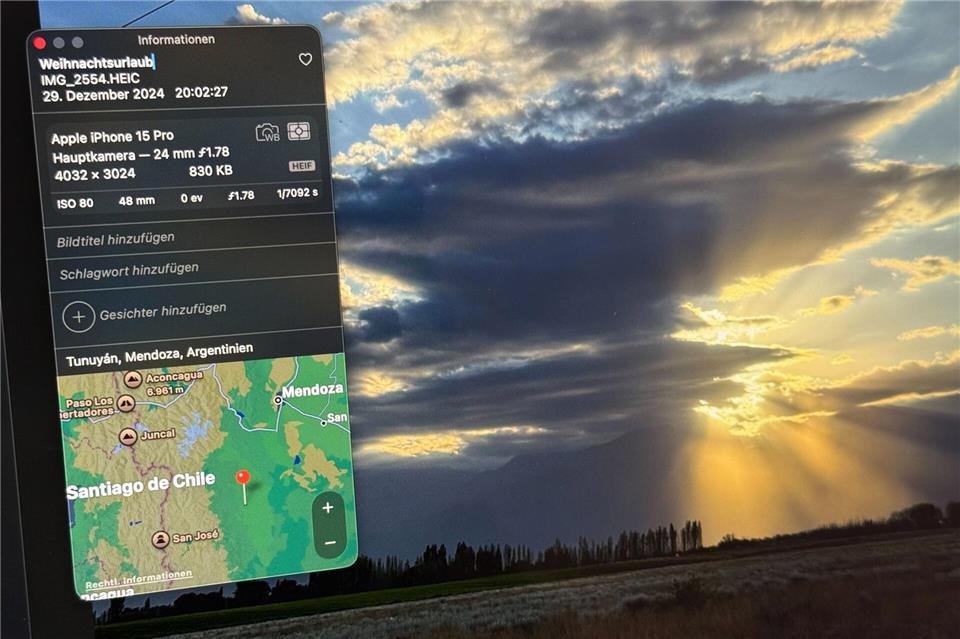Foto-App am Mac: Vier Tipps für gut sortierte Bilder Gut sortiert: Mit dem kleinen „i“-Symbol oben rechts in der Menüleiste lässt sich ein Fenster mit grundlegenden Bildinformationen öffnen. Und schon kann man der Bildersammlung mit Titeln etwas Ordnung geben.Till Simon Nagel/dpa-tmn