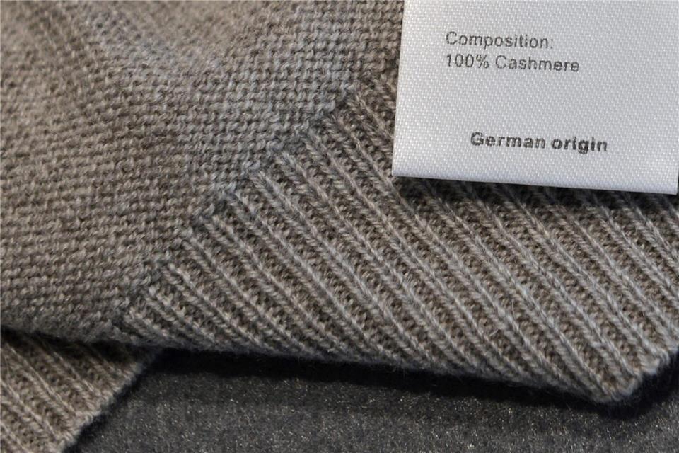 Gut verstaut: Edle Stücke wie Kaschmirpullover brauchen Luft, Schutz und Platz.Jens Kalaene/dpa-Zentralbild/dpa-tmn