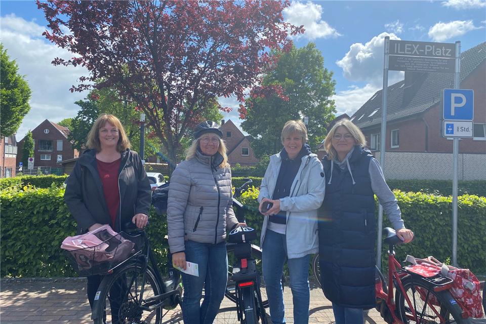 400 Teilnehmer beim Rekener Radwandertag unterwegs Gute Laune auch bei dieser Gruppe, die sich von Reken beim Radwandertag aufgemacht hatte.