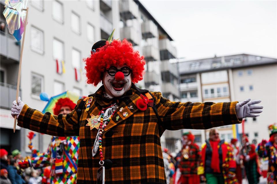 Gute Laune beim Rosenmontagszug in Mainz. Hannes P. Albert/dpa