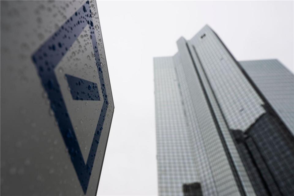 Gute Zahlen, aber erneut Ärger mit der Justiz: Deutsche Bank zieht Bilanz.Boris Roessler/dpa