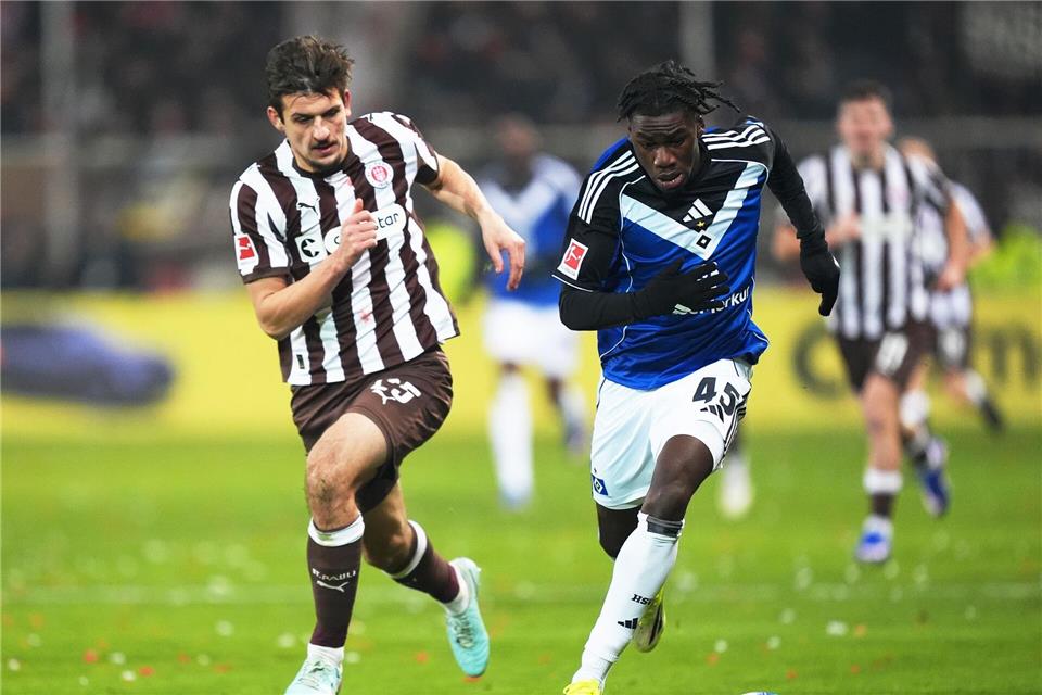 HSV-Profi Fabio Baldé (r) verlässt den Club. (Archivbild)Marcus Brandt/dpa