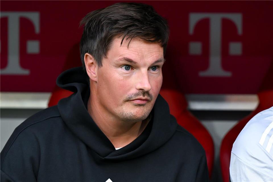 HSV-Trainer Merlin Polzin ärgert sich über die Anfangsphase seines Teams in München.Sven Hoppe/dpa