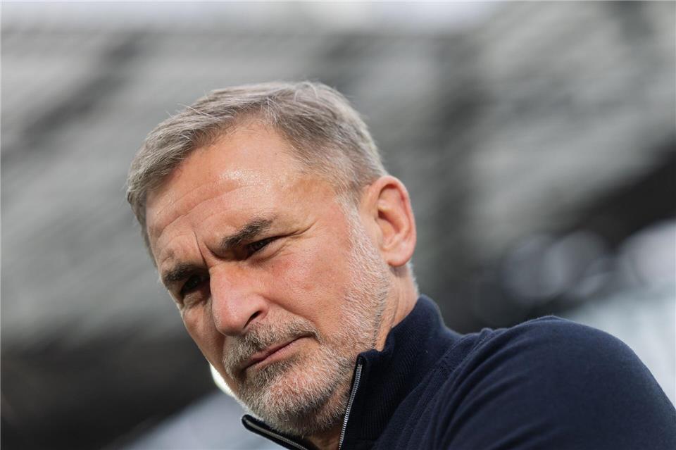 HSV-Vorstandsboss Stefan Kuntz gab nach der Niederlage in Köln den Mahner!Rolf Vennenbernd/dpa