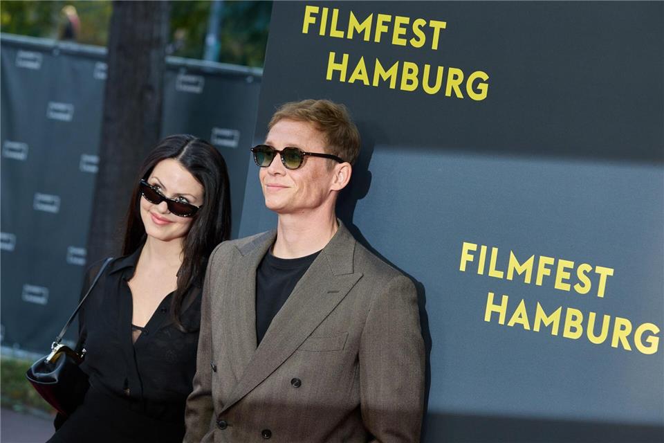Haben „Ja“ gesagt: Ruby O. Fee und Matthias Schweighöfer (Archivbild). Georg Wendt/dpa