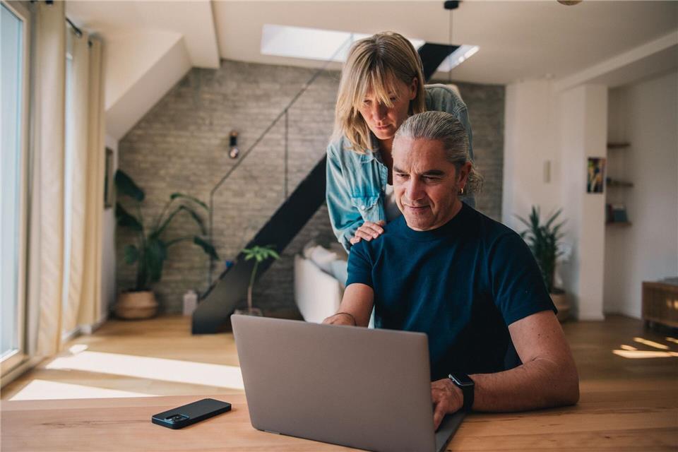 Haben Sie gemeinsam ein Und- oder ein Oder-Depot? Das macht einen Unterschied - denn nur in einem Fall kann ein Partner alleine Entscheidungen für beide treffen.picture alliance/dpa/dpa-tmn