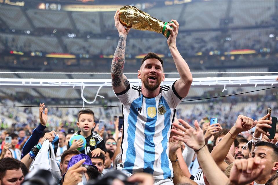 Hält Lionel Messi die Trophäe am 19. Juli wieder hoch? (Archivbild)Tom Weller/dpa