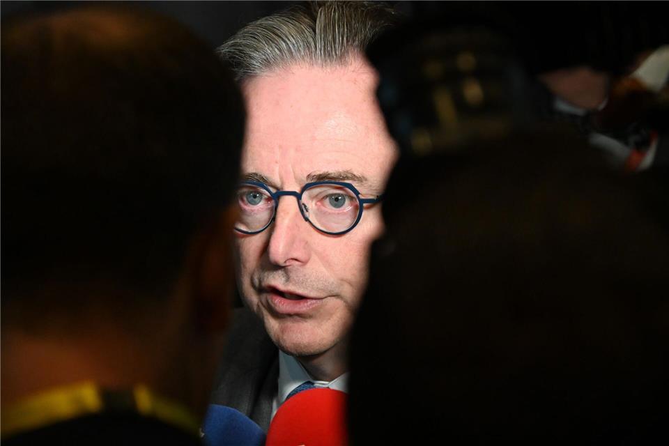 Hält das von der Kommission geplante Vorgehen für grundsätzlich falsch: der belgische Premierminister Bart De Wever. (Archivbild)Ansgar Haase/dpa