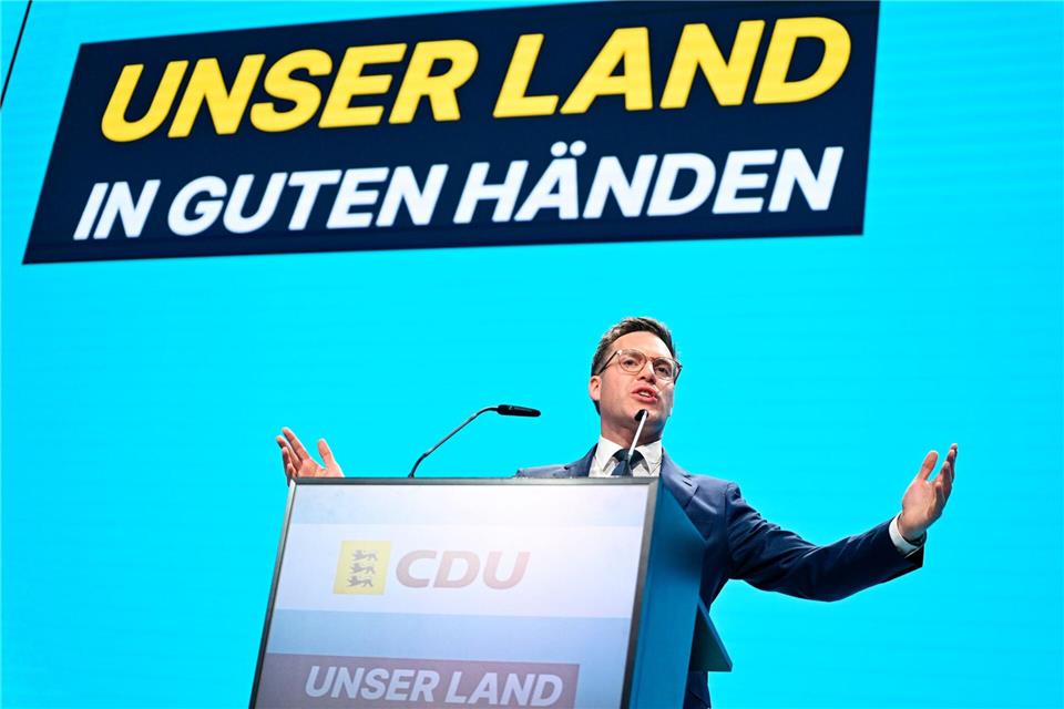 Hagel malt in dem Programm eine Version des Landes 2036.Uwe Anspach/dpa