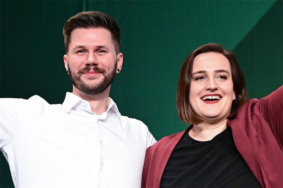 Haggenmüller (links) und Schwelling (rechts) werden nicht mehr antreten. (Archivbild)Bernd Weißbrod/dpa