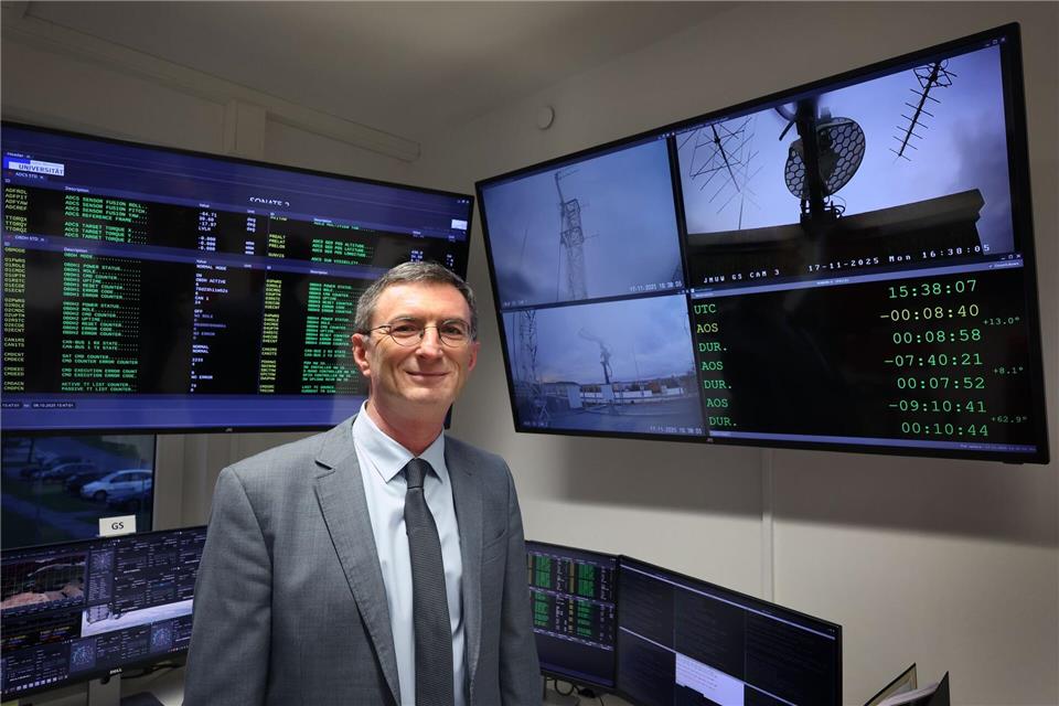 Hakan Kayal glaubt fest an intelligentes Leben außerhalb der Erde.Karl-Josef Hildenbrand/dpa