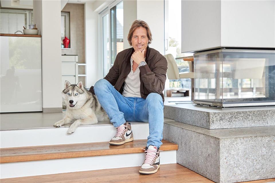 Hakim-Michael Meziani ist einer von vier Schauspielern, die die „Roten Rosen“ verlassen. Georg Wendt/dpa