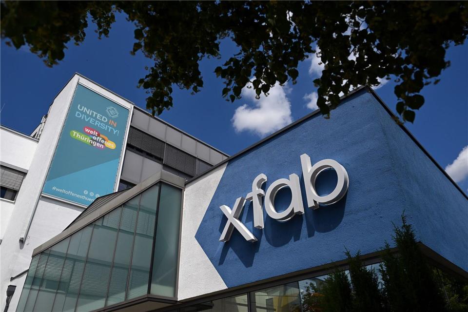 Halbleiterhersteller X-Fab investiert dreistelligen Millionenbetrag. Martin Schutt/dpa