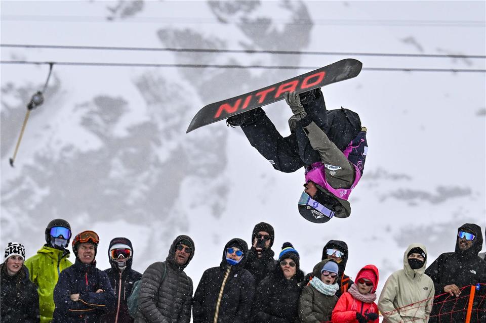 Halfpipe-Snowboarder Christoph Lechner gelingt der beste Wettkampf seiner Karriere.Gian Ehrenzeller/KEYSTONE/dpa