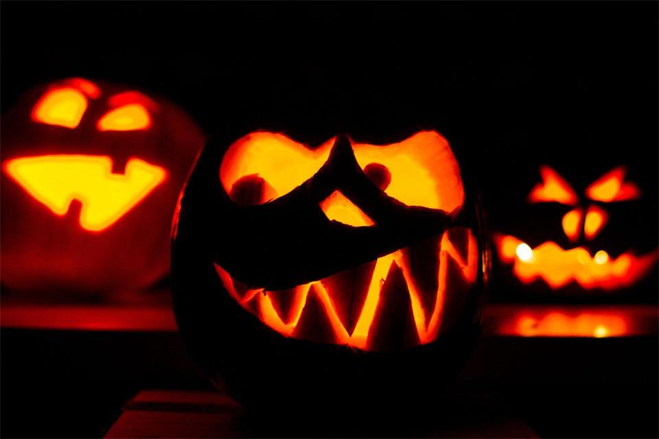 Halloween weckt bei vielen Kindern die Lust am Gruseln. (Symbolbild)Ole Spata/dpa