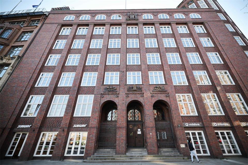 Hamburg ist mit höheren Kosten konfrontiert als erwartet. (Archivbild)Christian Charisius/dpa