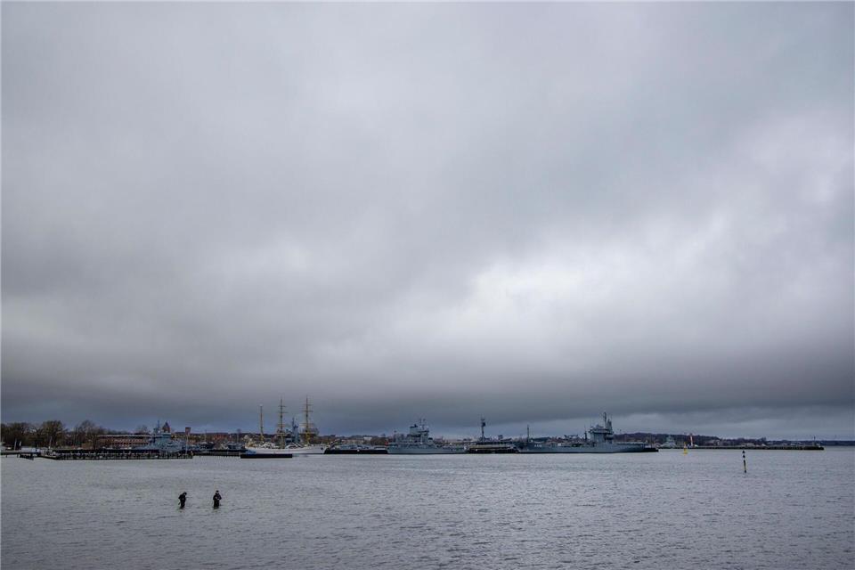 Hamburg und Schleswig-Holstein erwartet ein bedecktes Wochenende. Der Sonntag verspricht einen Sonnenblick. (Symbolbild)Frank Molter/dpa