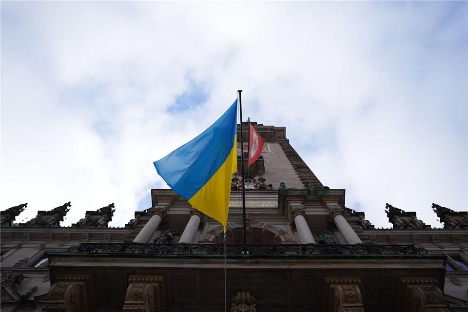 Hamburg wird die Ukraine nach den Worten von Innensenator Andy Grote (SPD) weiter unterstützen.Marcus Brandt/dpa