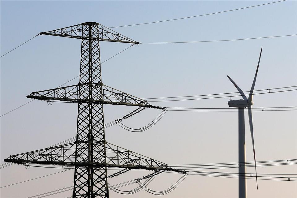 Hamburger Energieunternehmen wenden sich gegen die Pläne von Bundeswirtschaftsministerin Katherina Reiche (CDU) zum Ausbau der erneuerbaren Energien. (Archivbild)Bernd Wüstneck/dpa-Zentralbild/dpa