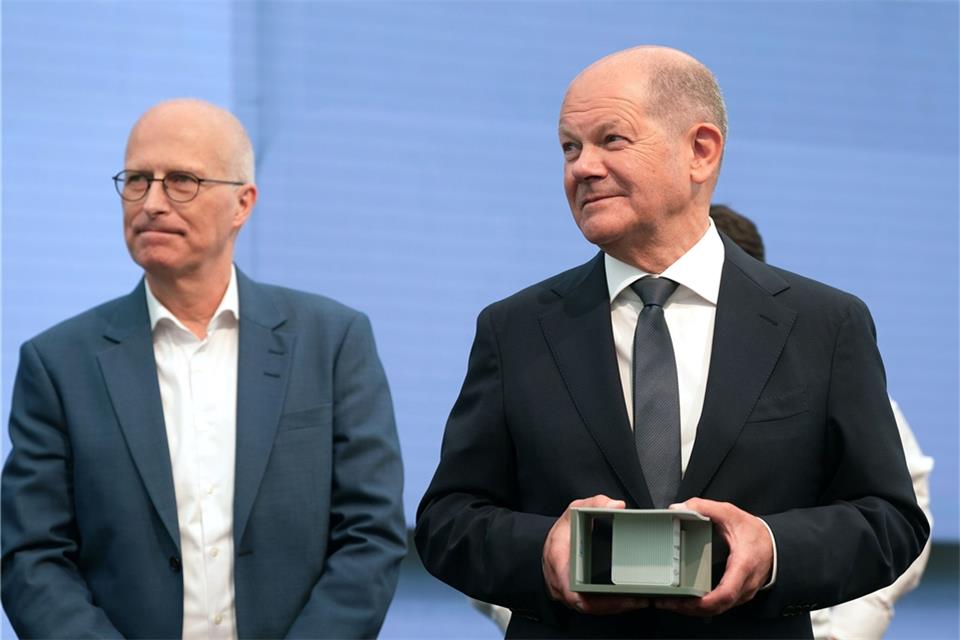 Hamburgs Bürgermeister Peter Tschentscher setzt trotz schlechter Umfragewerte für den Kanzler im Bürgerschaftswahlkampf auf Olaf Scholz.