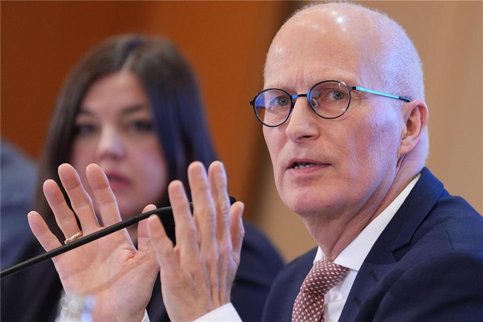 Hamburgs Erster Bürgermeister stellt sich an der Seite der iranischen Exil-Gemeinschaft. (Archivbild)Marcus Brandt/dpa