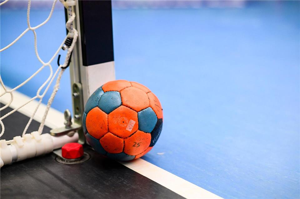 Handball-Bundesligist HSG Wetzlar und Profi Lukas Becher haben ihre Zusammenarbeit einvernehmlich beendet. (Symbolbild)Tom Weller/dpa