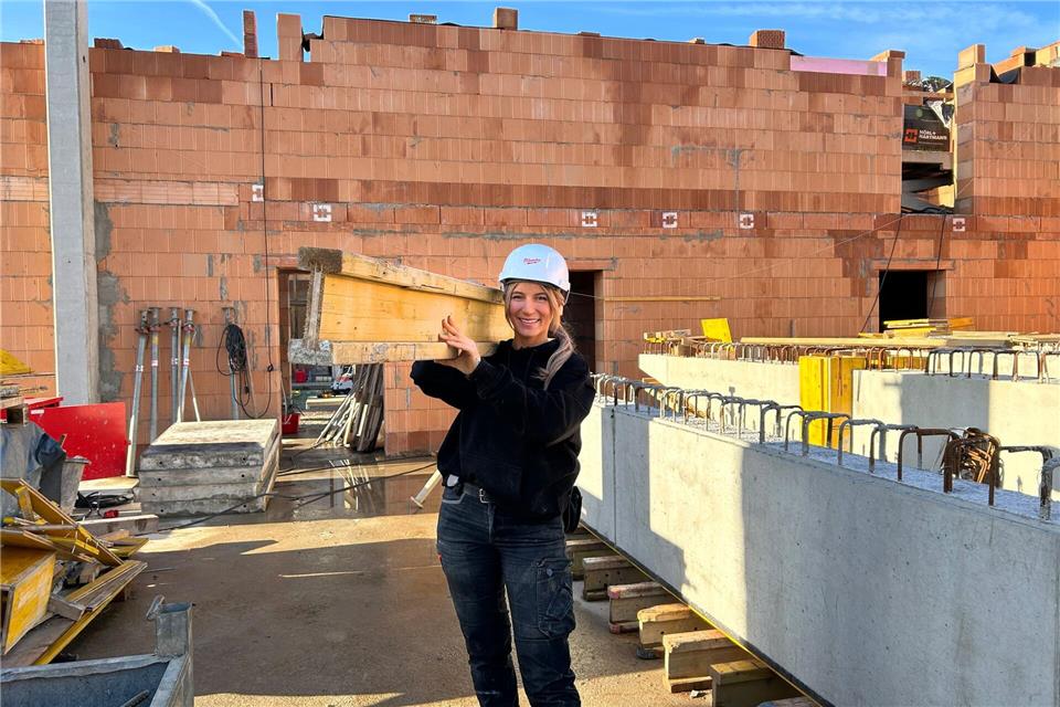 Handwerks-Influencerin Tschulique folgen Millionen - in der Schule sei sie aber gemobbt worden, sagte sie dem SWR. (Handout)Mona Böhm/SWR3/dpa